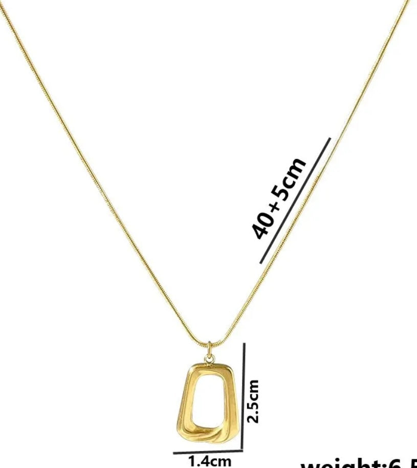 Prata Necklace